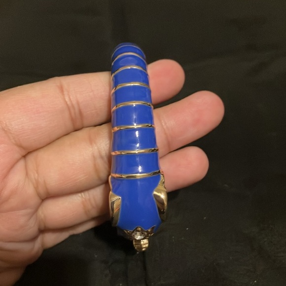 Blue elephant clamper bracelet - Picture 7 of 10